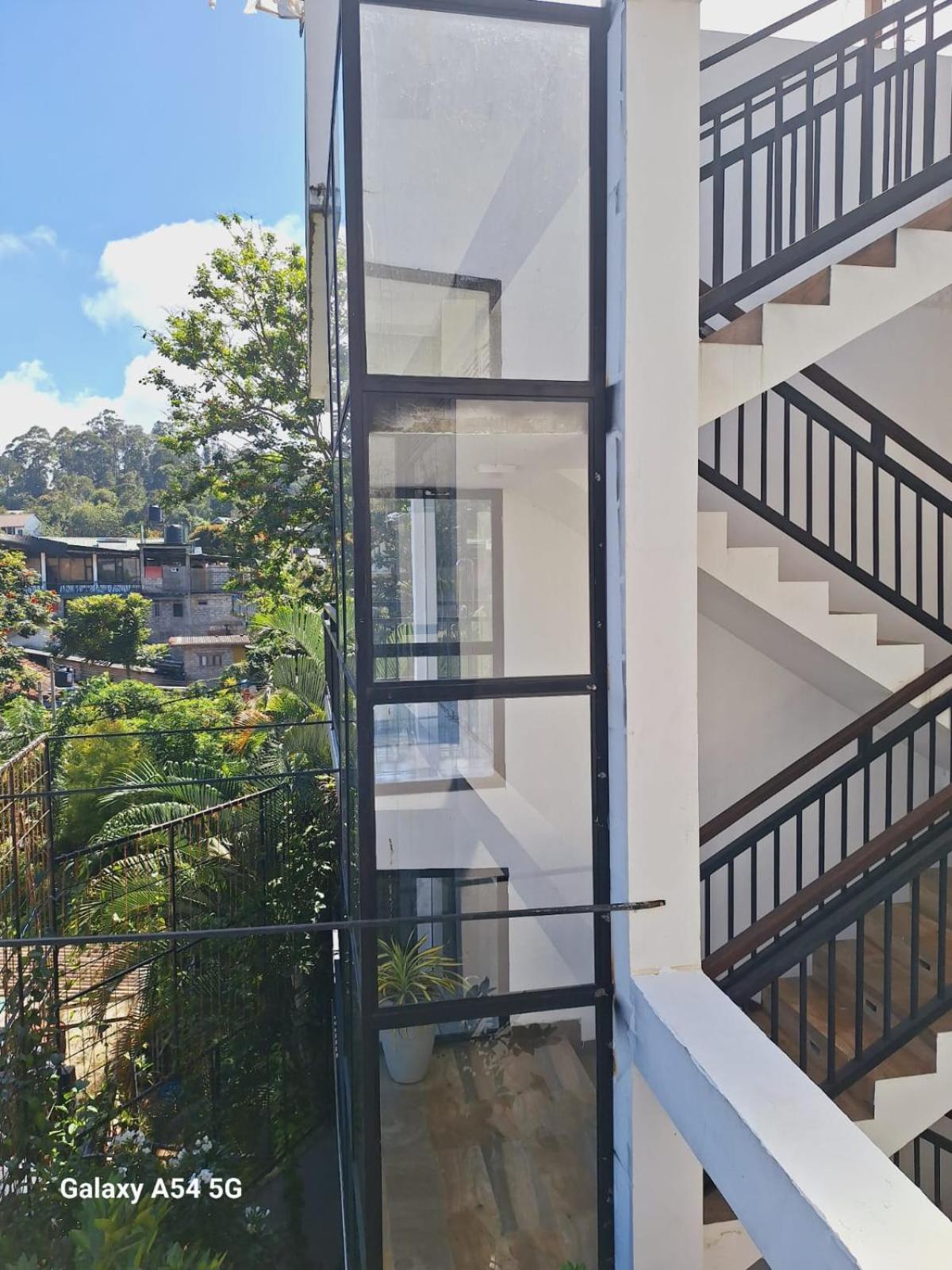 Ella Odyssey Inn المظهر الخارجي الصورة