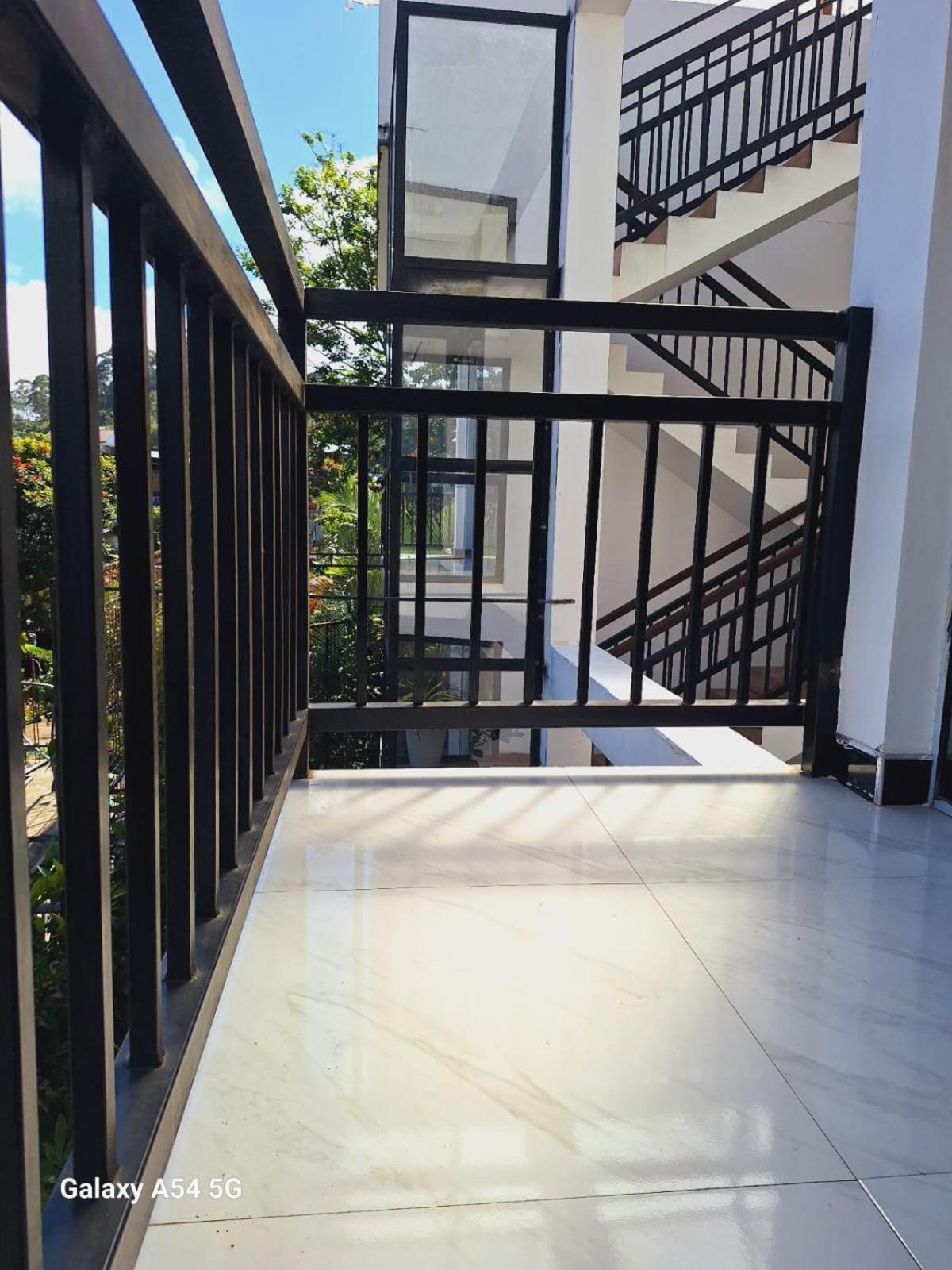 Ella Odyssey Inn المظهر الخارجي الصورة