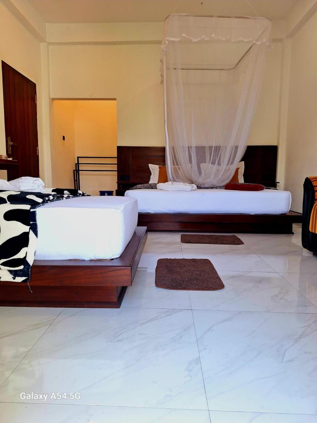 Ella Odyssey Inn المظهر الخارجي الصورة