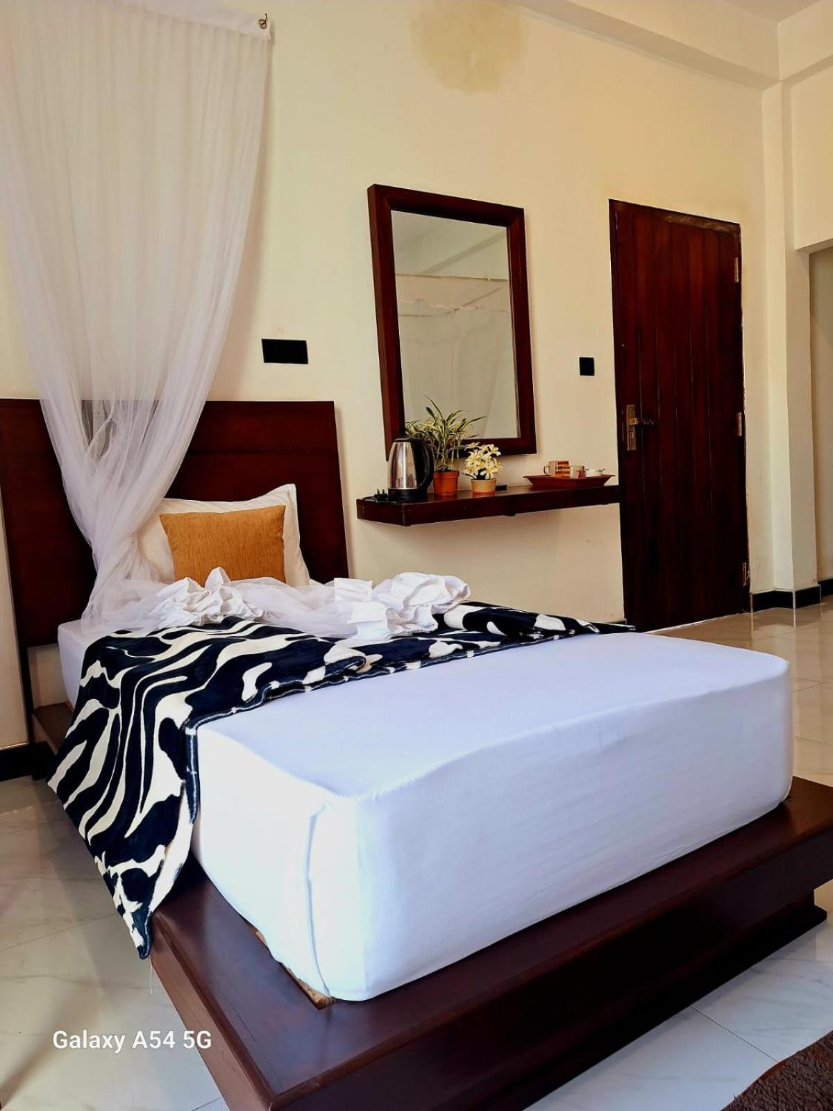 Ella Odyssey Inn المظهر الخارجي الصورة