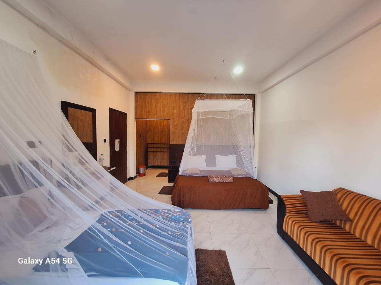 Ella Odyssey Inn المظهر الخارجي الصورة