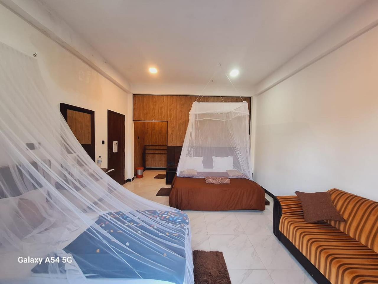Ella Odyssey Inn المظهر الخارجي الصورة